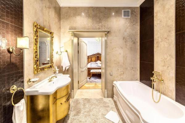 Vip Apartments Dipservice Hall Minsk Dış mekan fotoğraf